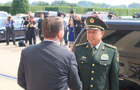 俄美两国防长电话会谈 1434069862.jpg