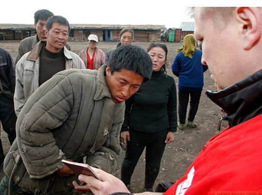 从俄罗斯过境香港回国可以带多少烟,酒?