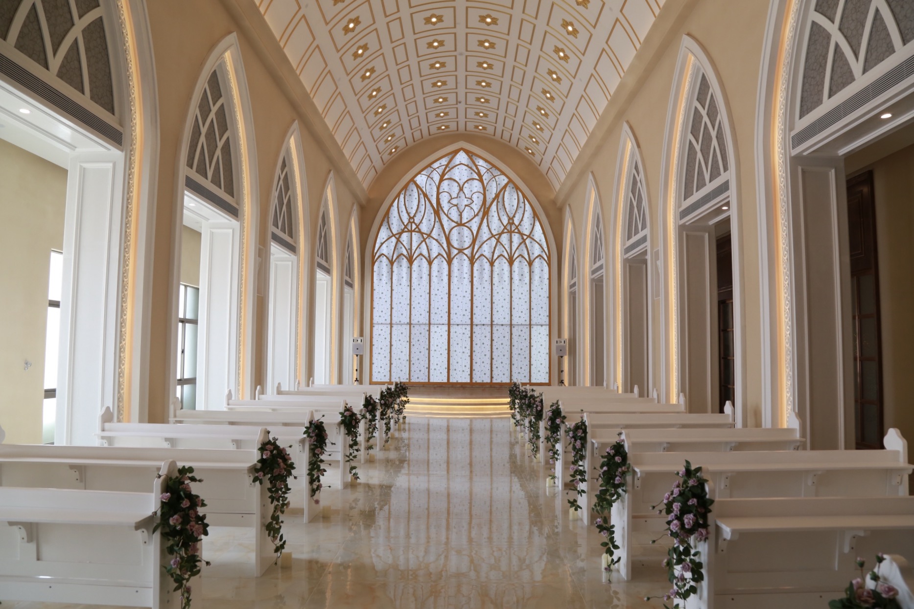 深圳第一家婚礼会馆—玫瑰庄园开馆-香港商報