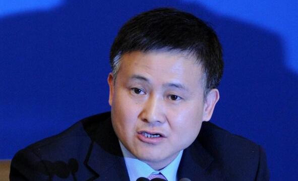 潘功胜：给小贷机构划红线