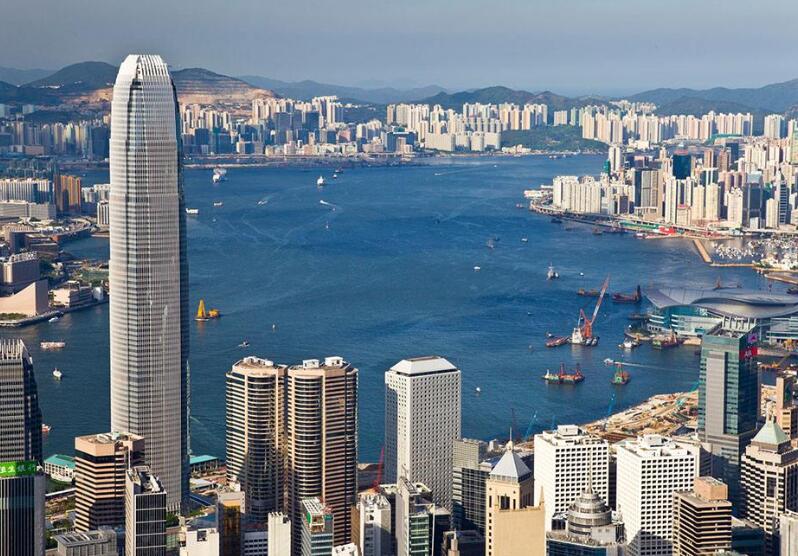 【鑪峰远眺】香港可借鑒澳门施政经验