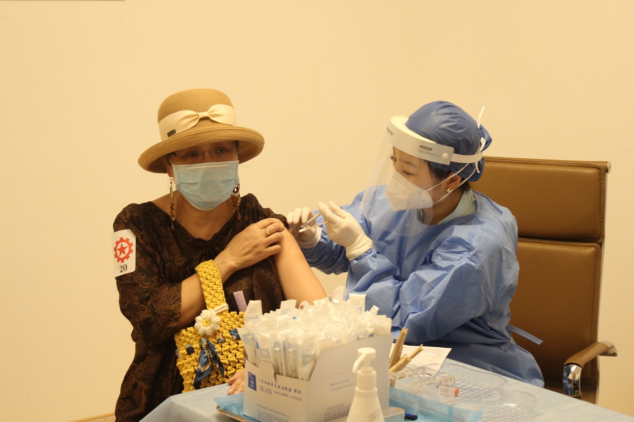 工聯會內地諮詢服務中心協助逾千名港人接種新冠疫苗
