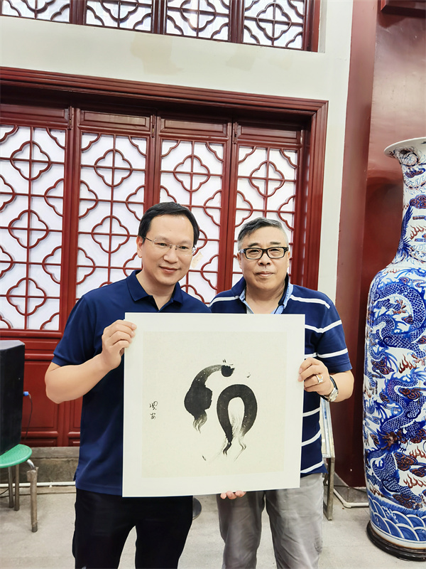 友好交流 互贈筆墨.jpg