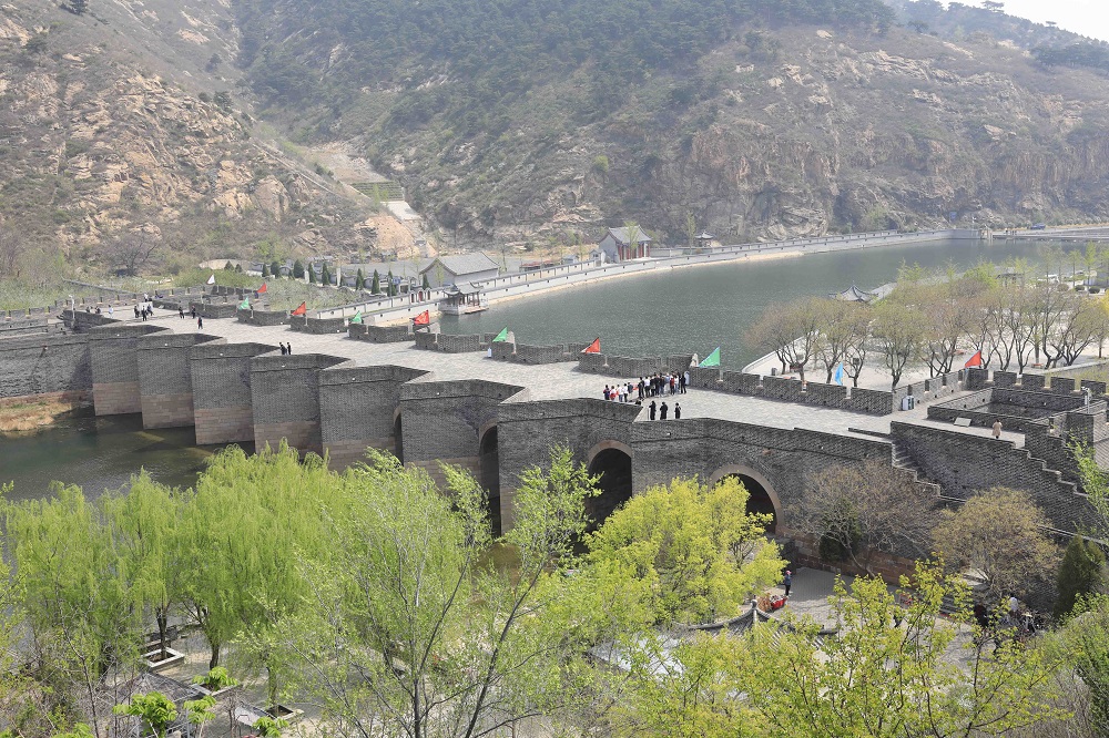 圖片2：俯視九門口長城的九道水門。 沈殿成 攝.jpg