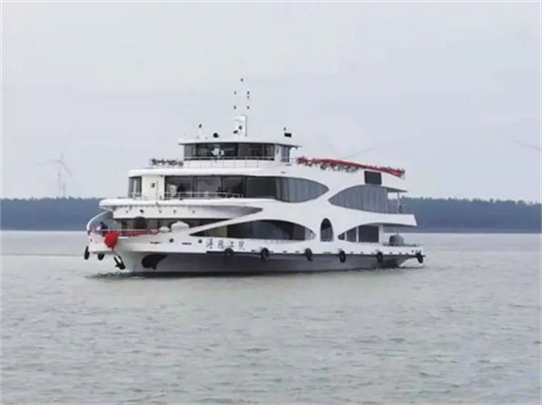 图四 浔阳江号游轮.jpg