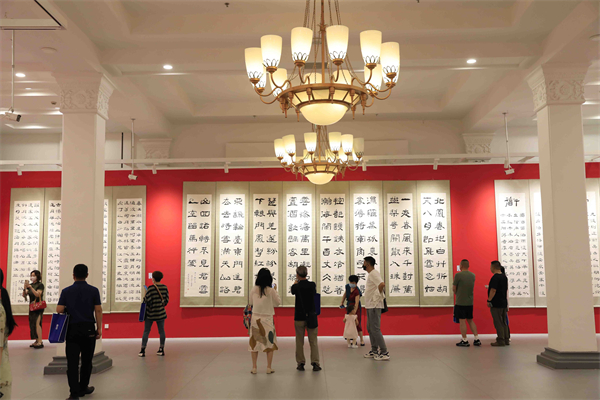 22  2022 7 2 佟铸父子书法展 (11).jpg