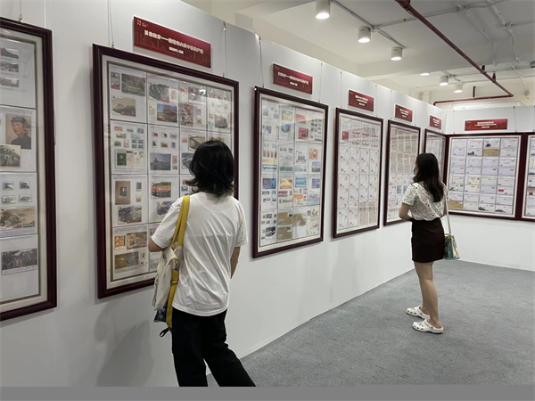 集邮展活动现场.jpg