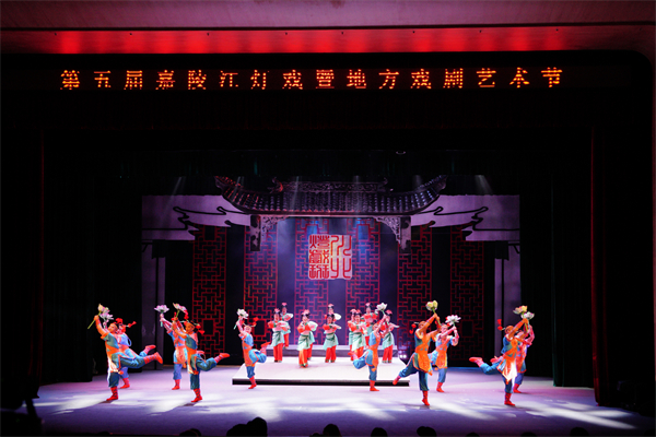 嘉陵江灯戏节.jpg