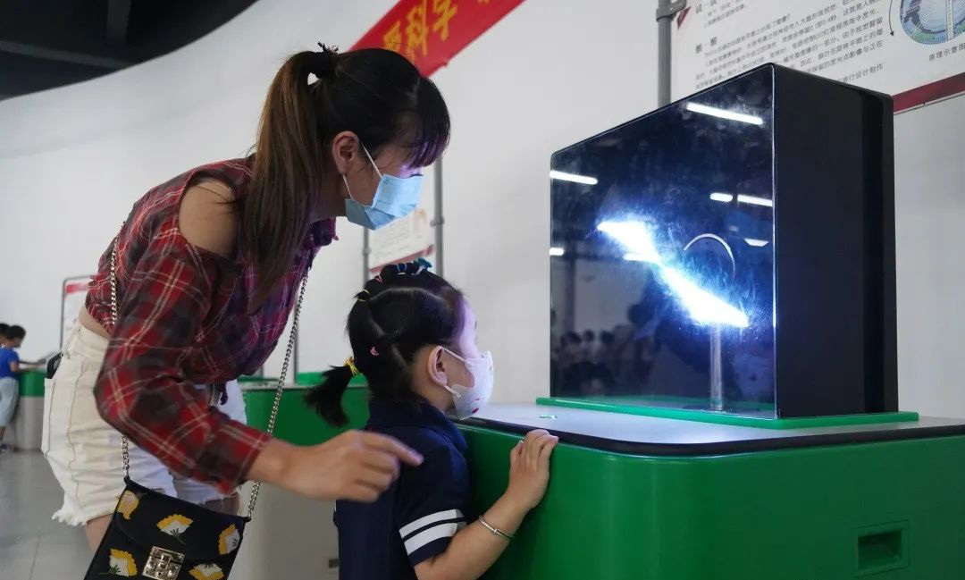 2.「中國流動科技館」走進巢湖  近距離感受科技魅力.png
