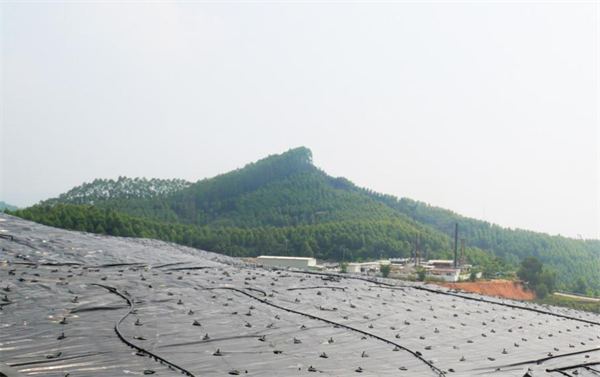 揭阳市市区垃圾填埋场垃圾填埋库区.jpg