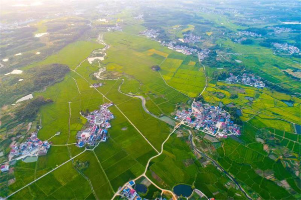 图五 赣北粮仓 五彩武山.jpg