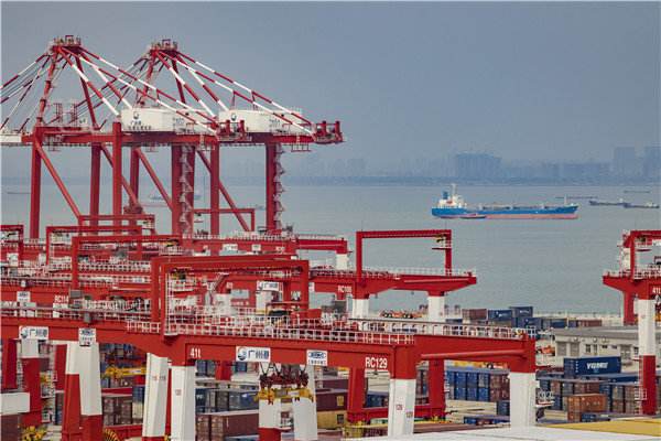 5、7月28日，廣州港南沙港區四期全自動化碼頭正式投入運行 .jpg