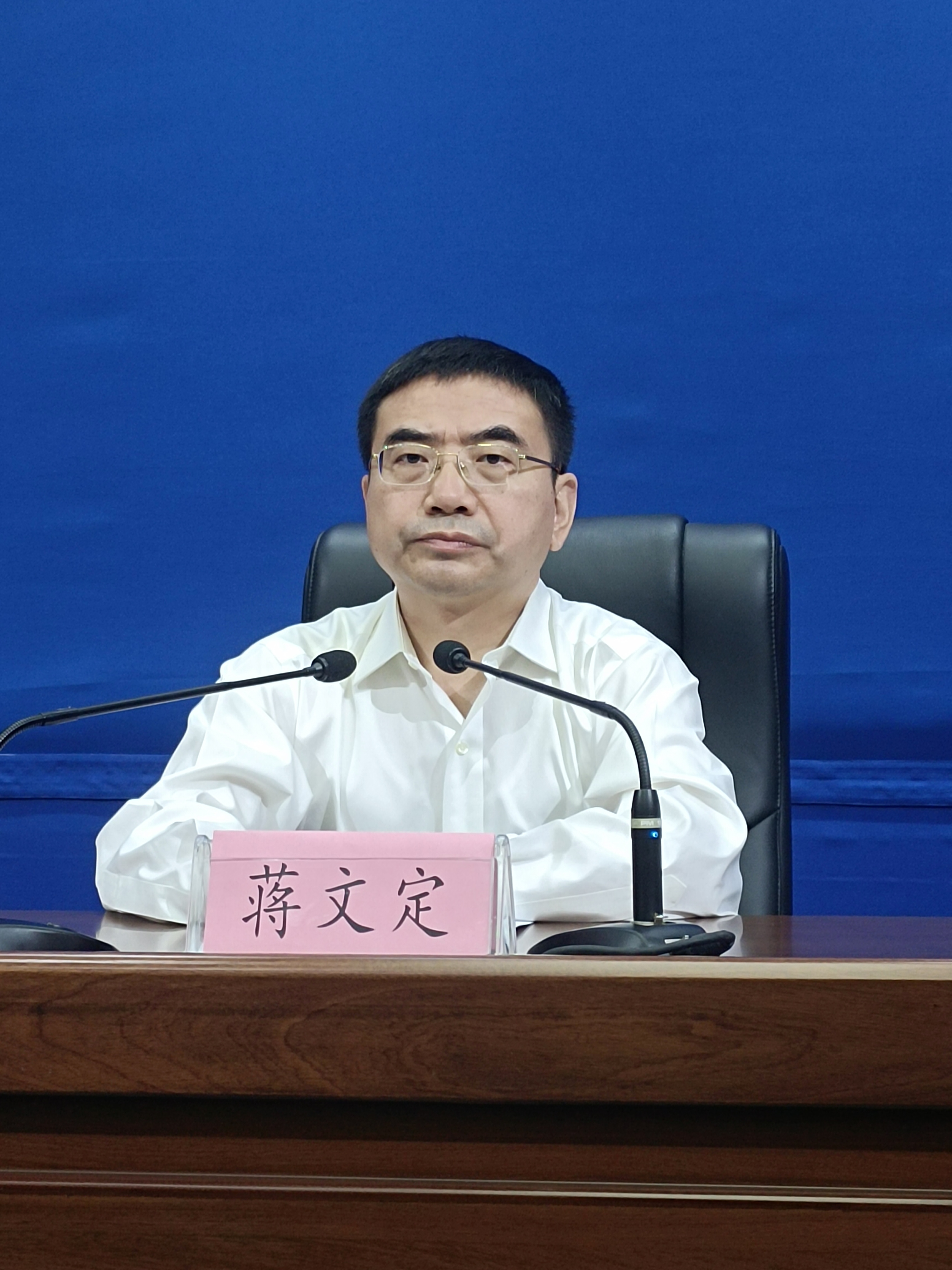 图二 九江市委副书记蒋文定发布相关情况.jpg