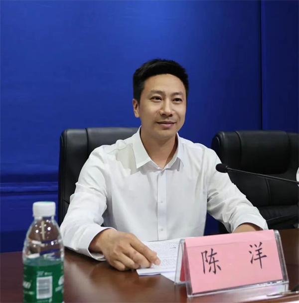 图一 湖口县人民政府县长陈洋回答记者提问.jpg