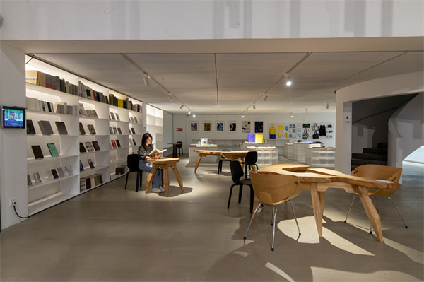 O-Cat space空间.jpg