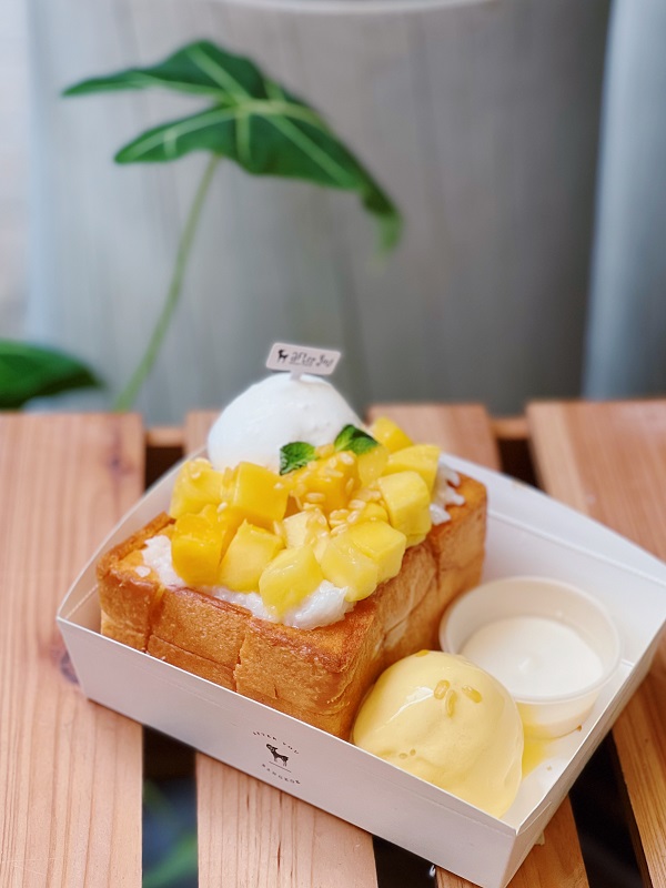 Mango Sticky Rice Toast.jpg
