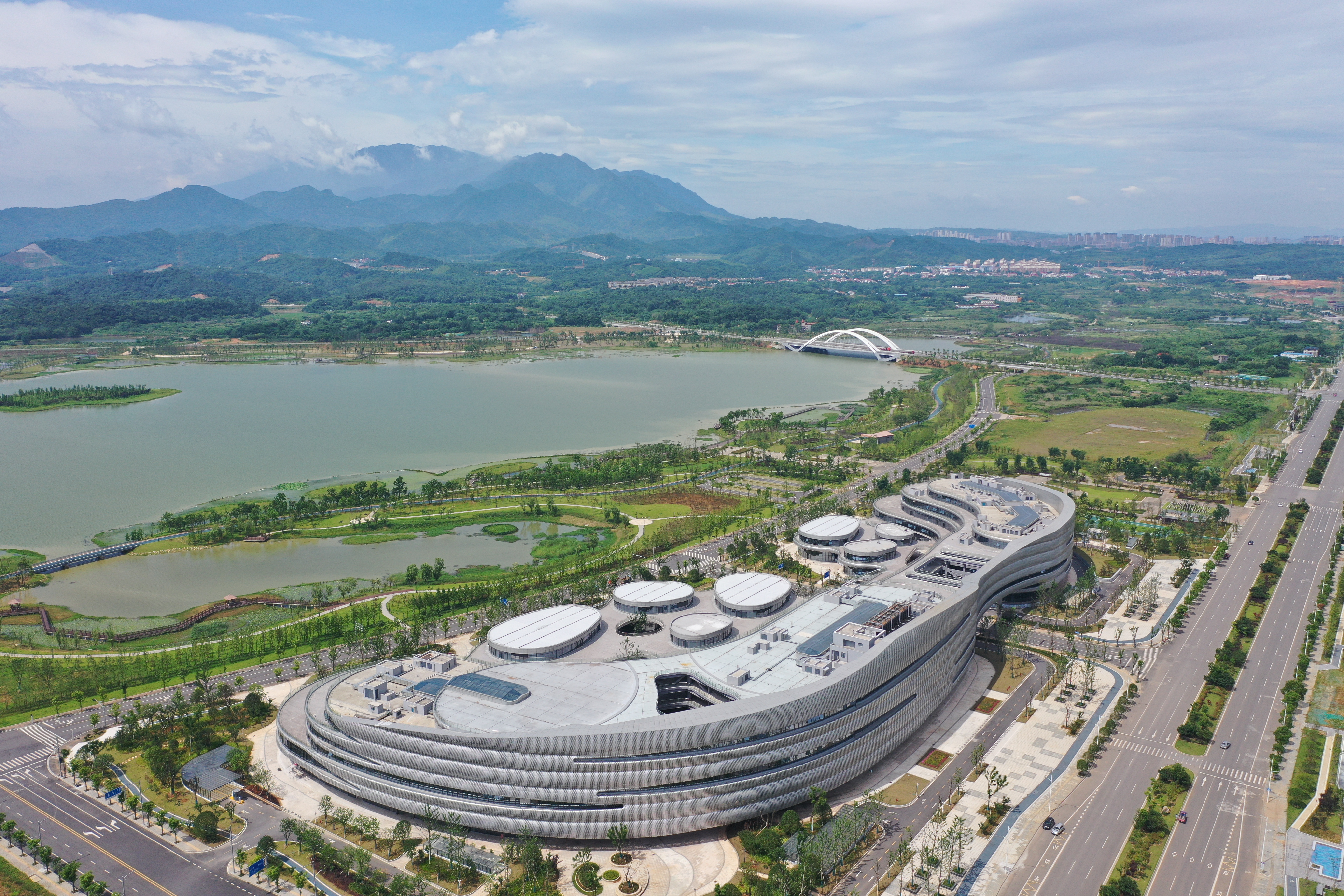 图三 鄱阳湖生态科技城科创中心.jpg