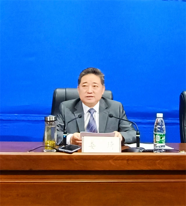 图一  娄琦局长介绍九江十年工业发展成就.jpg