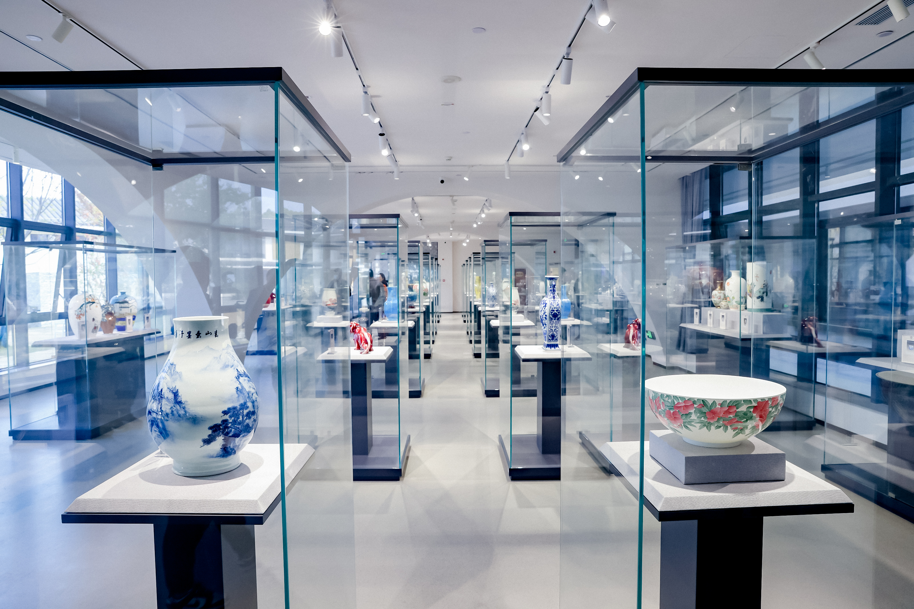 图三 景德镇非遗传人作品展示.JPG