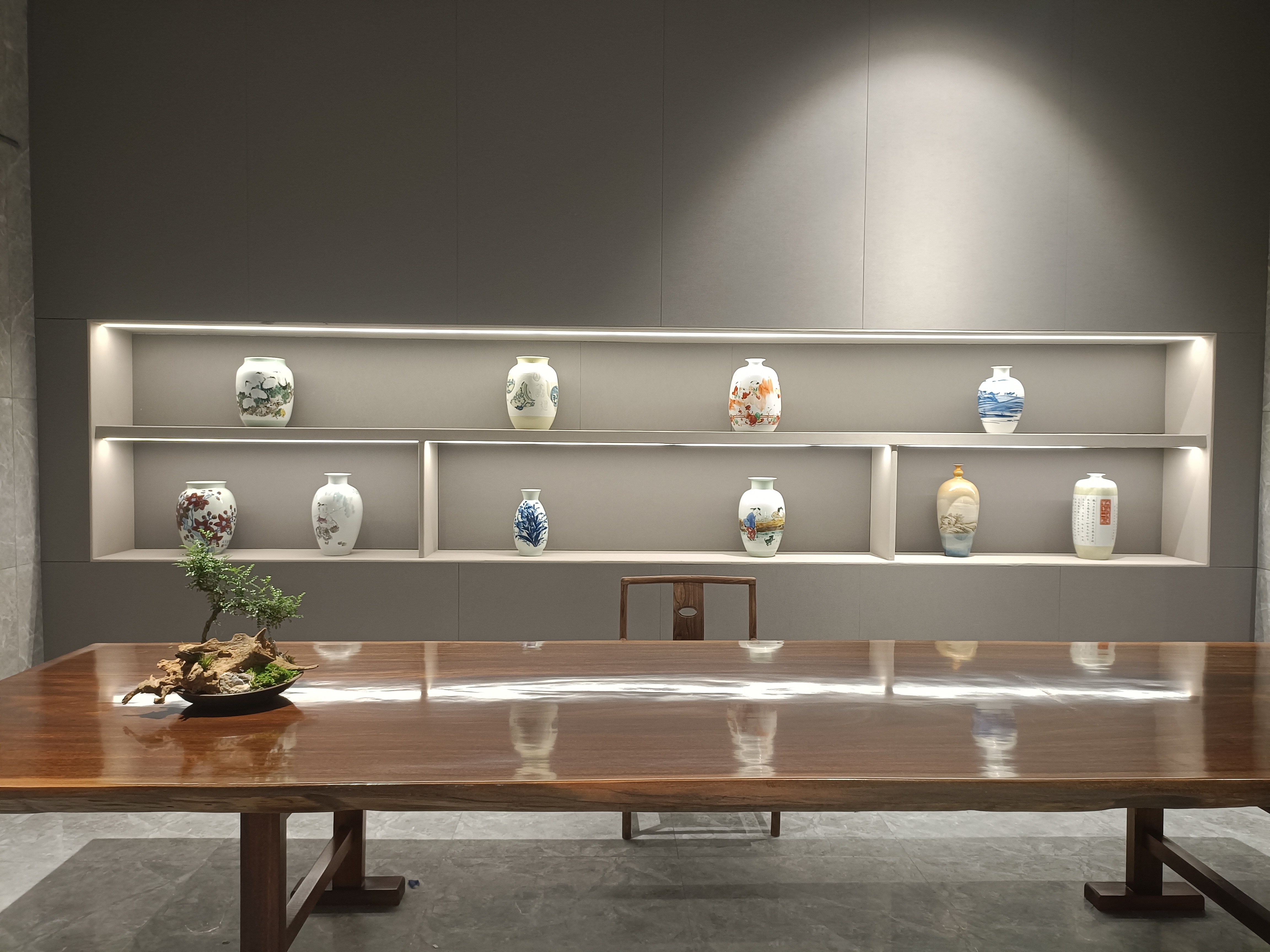 图二 邀请陶瓷艺术大师作品展陈.jpg