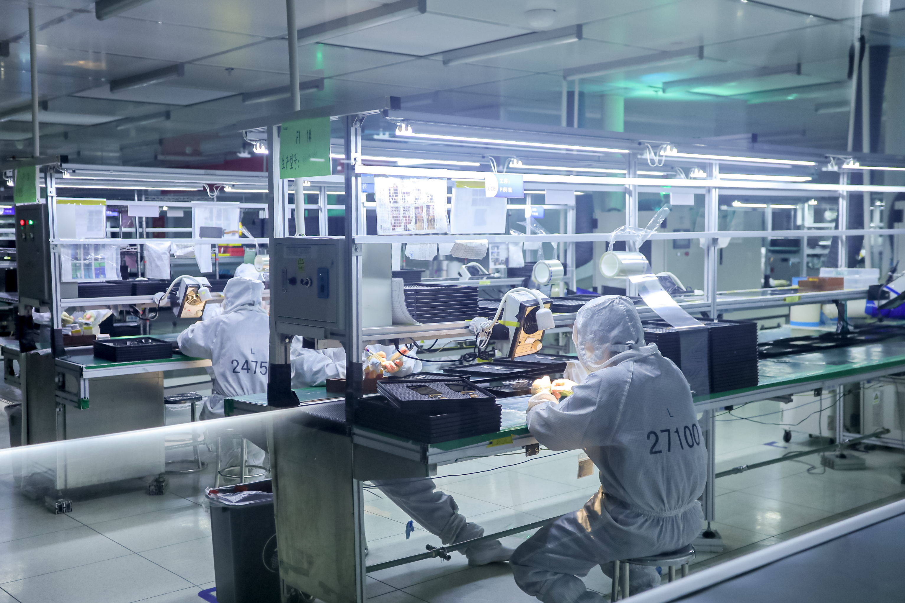 图一 万年联创电子生产车间.JPG