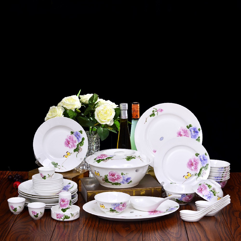 图二 玉风56头手绘骨瓷餐具.jpg