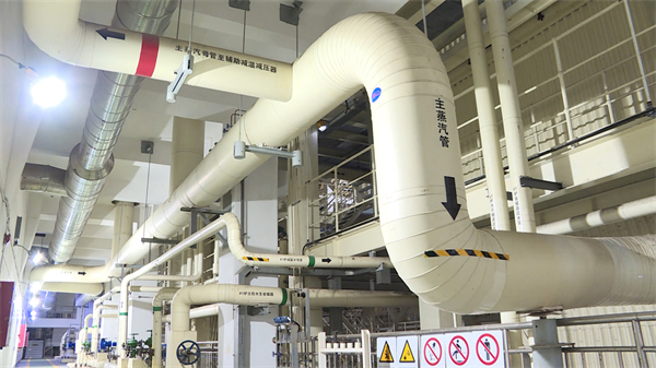 5蒸汽通过管道输送 安全无泄漏.jpg