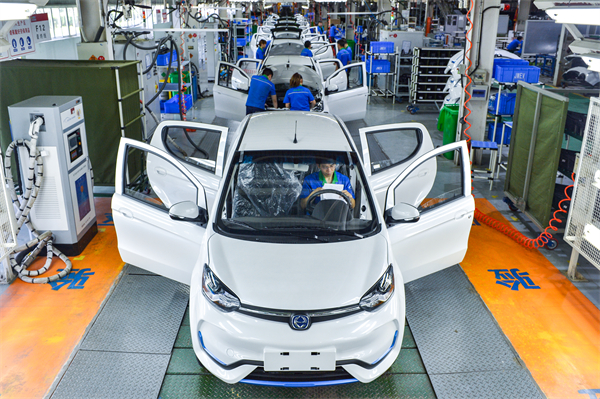 图6：江铃新能源汽车生产车间.jpg