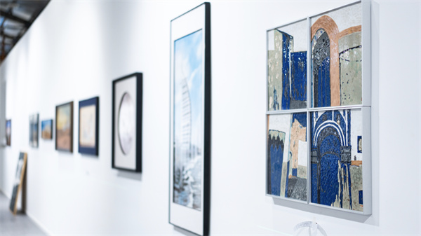 图片2 艺术家访华采风精品作品展示.jpg