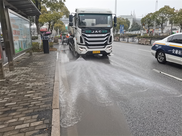 3.安徽巢湖經開區：推進精細化環衛保潔 提升市容環境.jpg