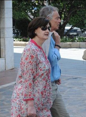 被指与邓文迪偷情后 布莱尔首次被拍到携妻悠闲度假2.jpg