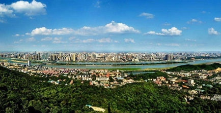 湖南省委書記接受香港商報專訪 把嶽麓山大學城打造成湘新名片