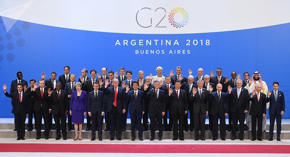 习近平同其他与会领导人合影