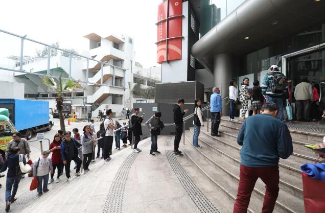 香港细节｜港人有排队强迫症？看看秩序带来的满足感。。。