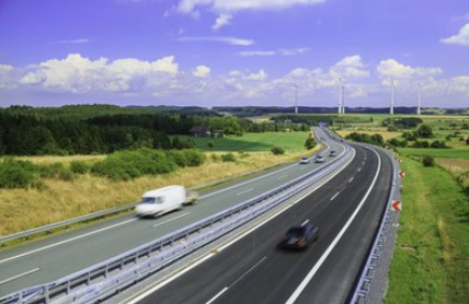 德国在捷克边境查获一辆载有31名偷渡者的冷藏车