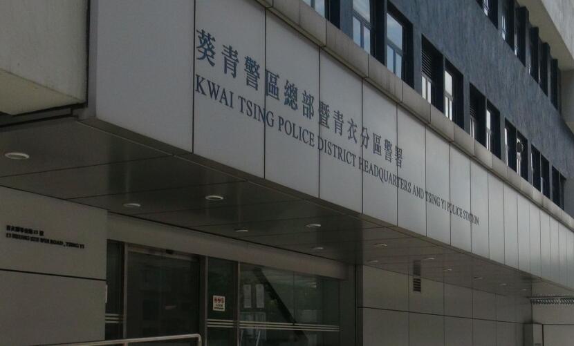 兩男青衣北橋底噴漆塗鴉 19歲青年被捕1人逃脫