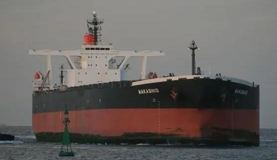 日貨輪毛里裘斯觸礁 泄漏燃油恐解體