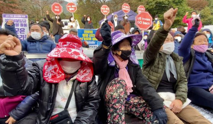 有片丨韓軍向「薩德」基地運設備 居民誓死阻攔多人受傷送院