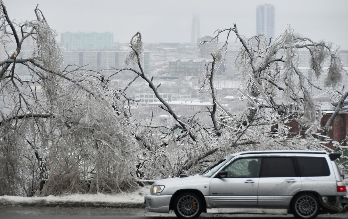 俄海參崴遭冰封 15萬人斷水電 進入緊急狀態