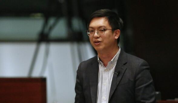 何啟明︰予確診者放津貼為紓緩因住院或隔離而停工狀況 會盡快公布細節