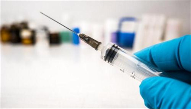 首批新冠疫苗抵台 當局疫苗管理混亂惹議