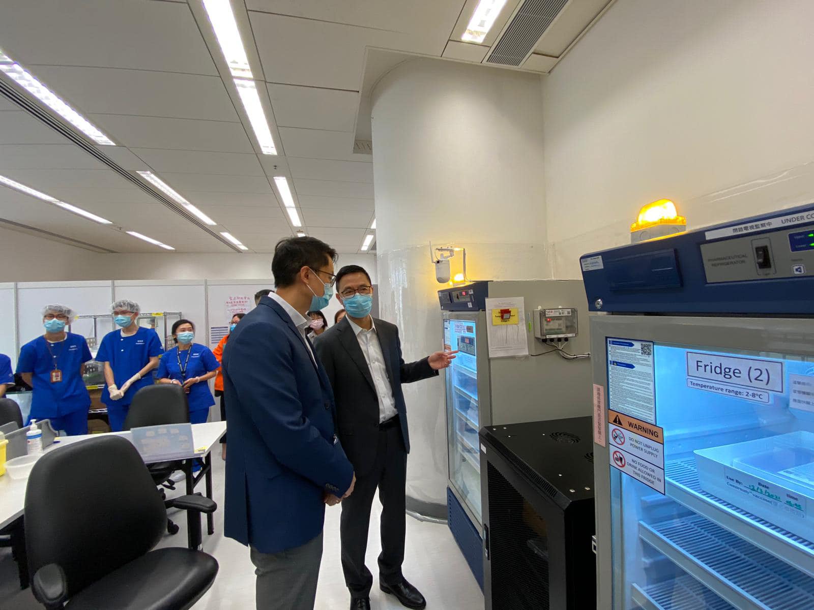 楊潤雄探訪九龍塘疫苗接種中心 鼓勵市民把握優先接種機會