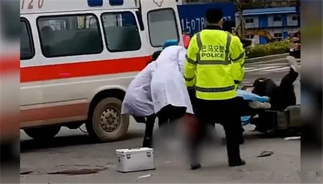 廣西巴馬縣衛健局通報：急救傷者從擔架摔落前已死亡