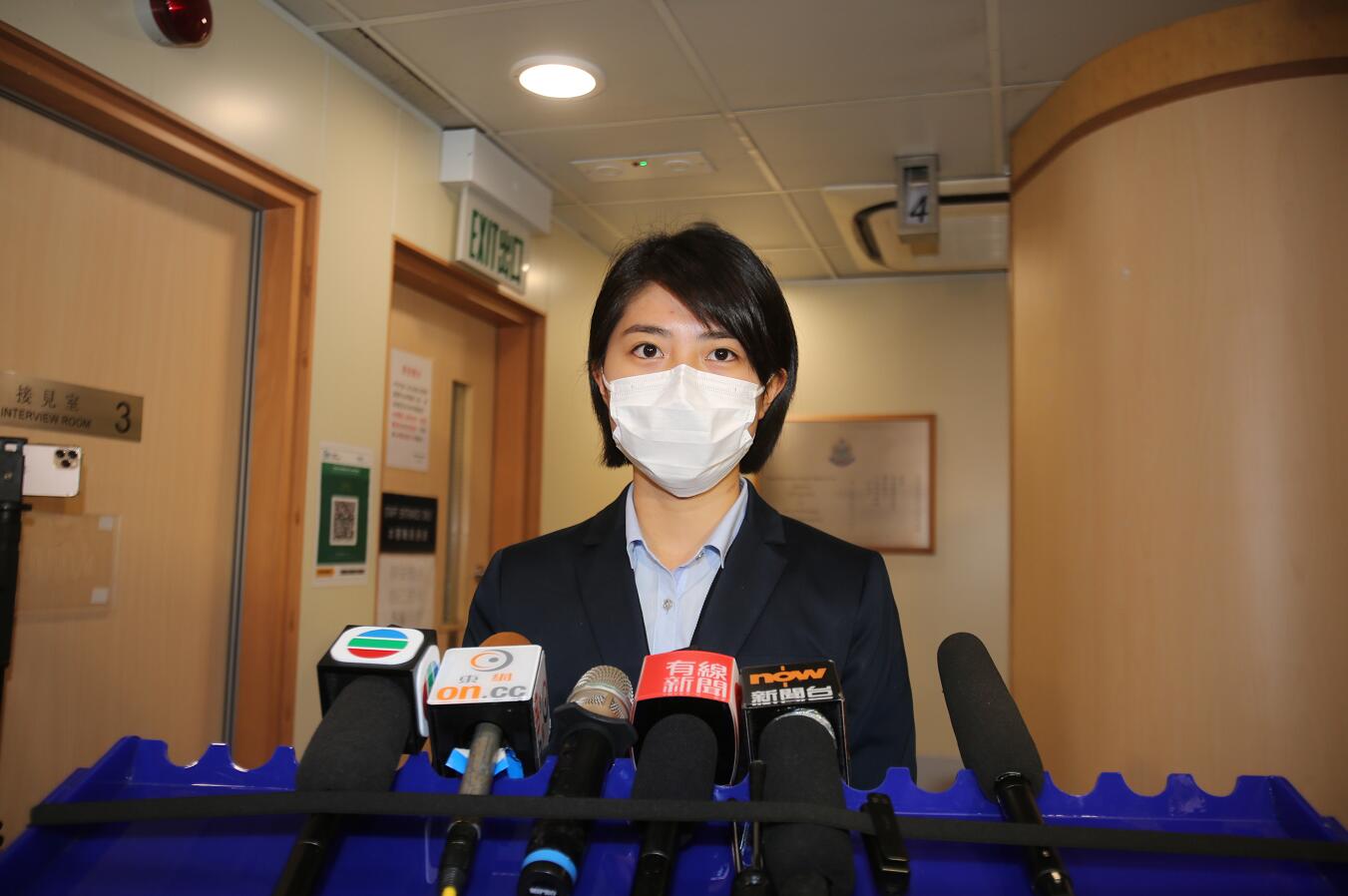 扮問路搶女子iPhone 5名中學生被捕