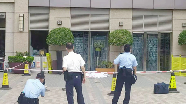 元朗裝修工疑露台換燈膽墮地 當場死亡