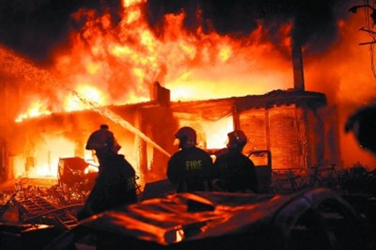 孟加拉國一難民營失火 已致15人死亡數百人受傷