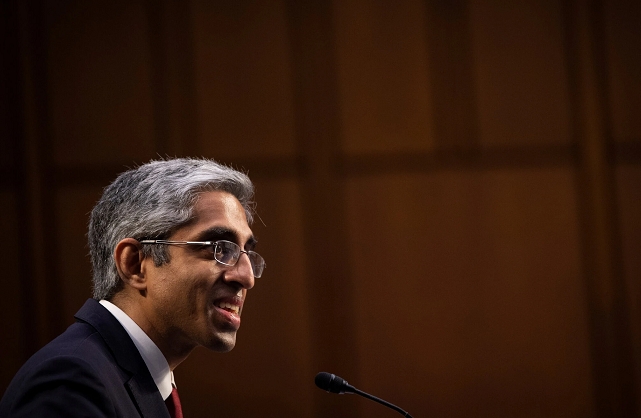 美參議院確認維韋克·穆爾蒂的公共衛生局局長提名