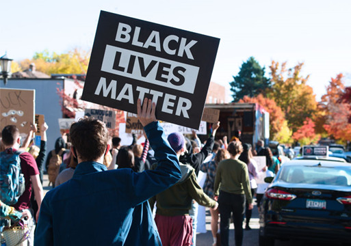 美踐踏國際規則造成人道災難 國新辦發表《2020年美國侵犯人權報告》