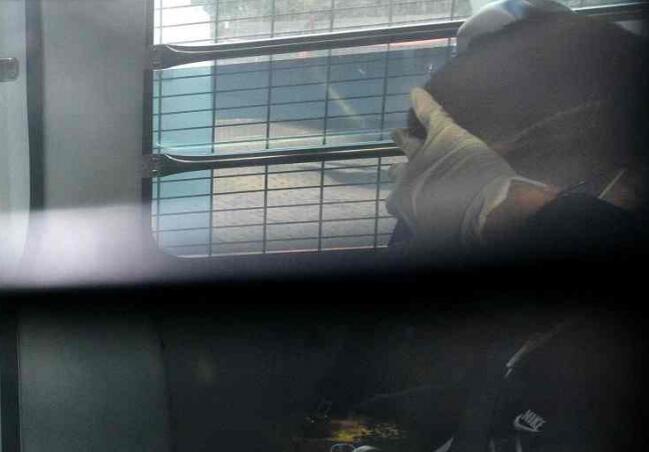 63歲男子向警察宿舍擲汽油彈被判42個月 法官：自食其果