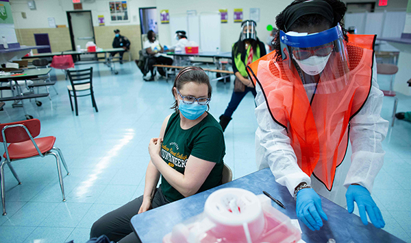 莫德納：接種疫苗半年後保護力繼續達9成